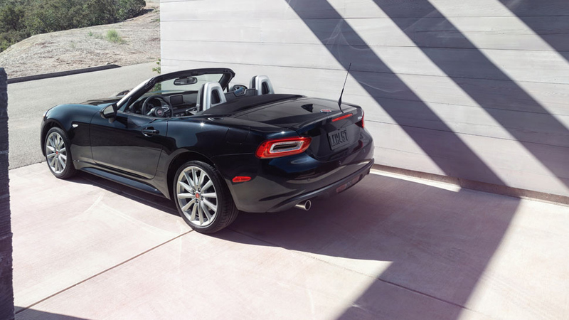 Illustration for article titled 2017 Fiat 124 Spider: This Is It, All Official And Stuff